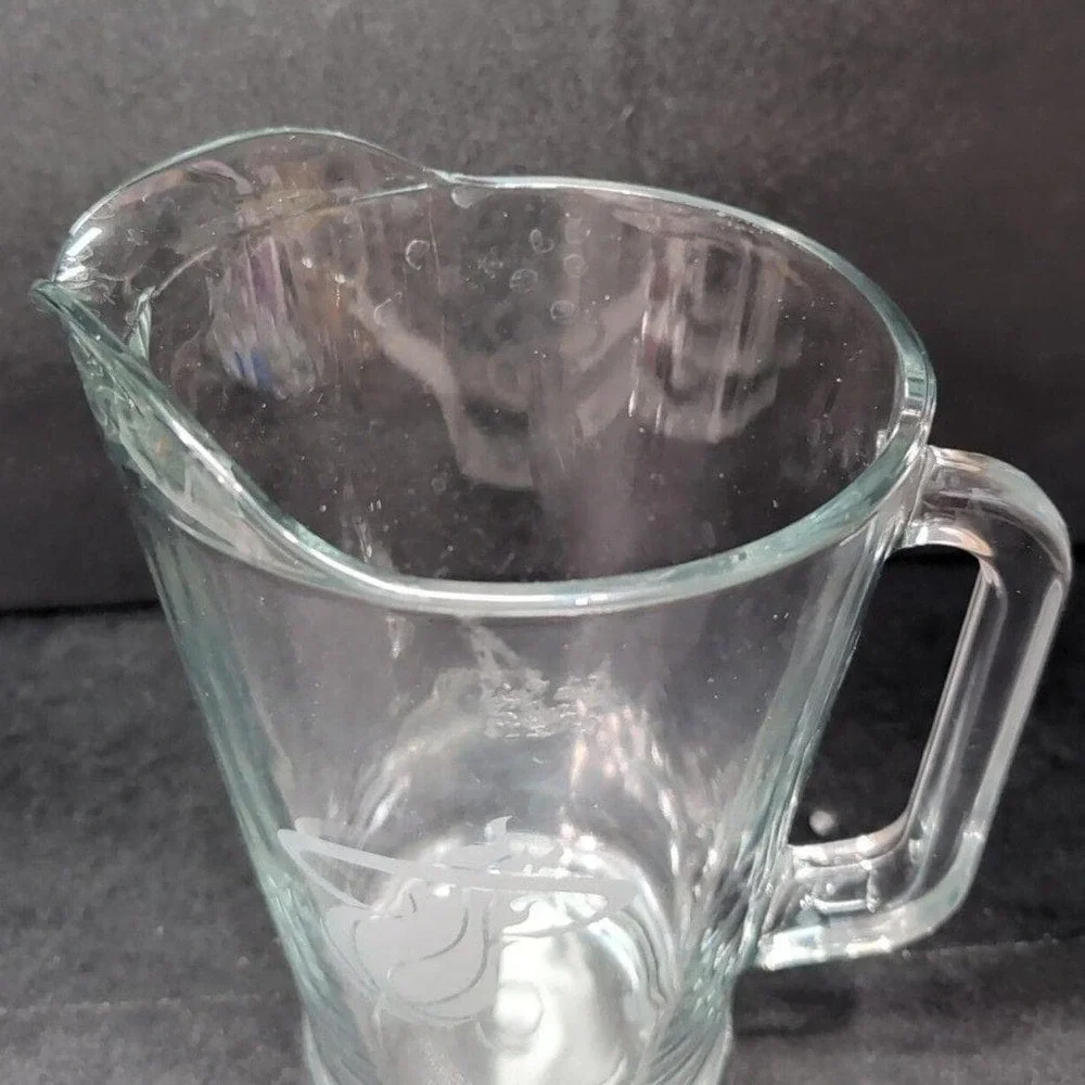 Miami Heat 64oz Beer Pitcher, NBA Licensed Glass Drink Jug,‎ Basketball Barware